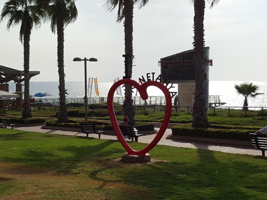 Netanya Motel Pierre Екстер'єр фото