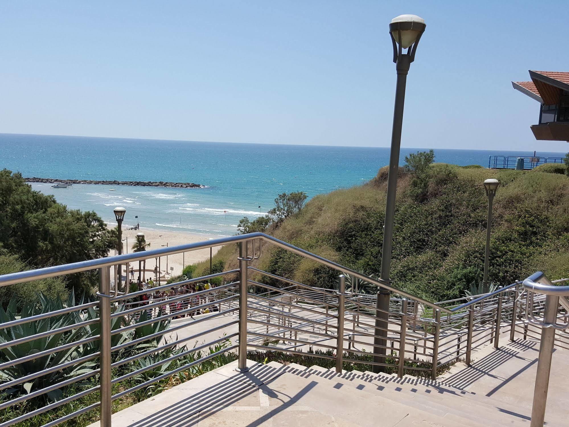 Netanya Motel Pierre Екстер'єр фото